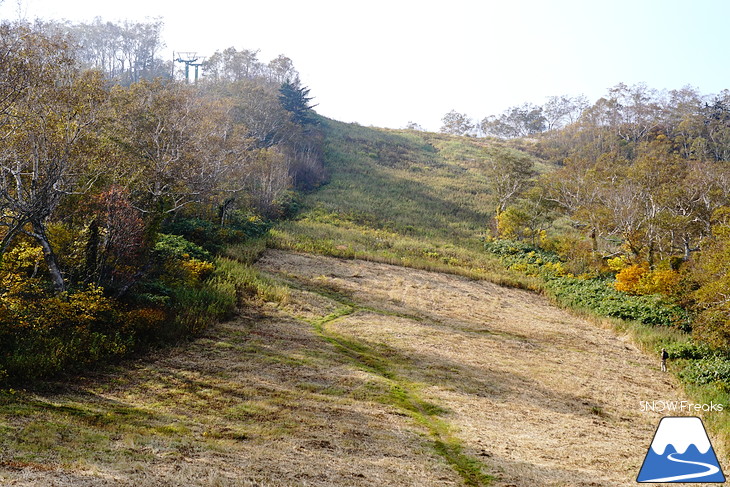 標高1,023m。錦秋に染まる手稲山へ。